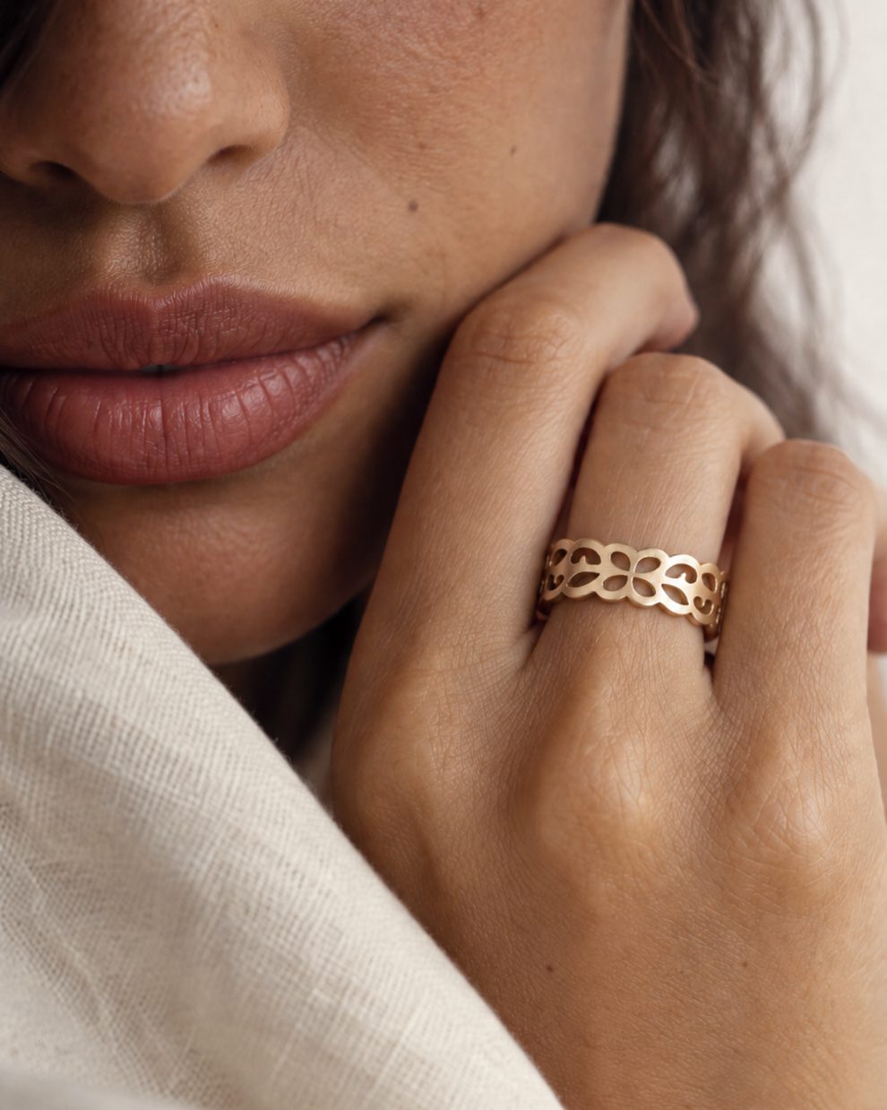 Anillo calado en plata 950 con baño de oro rosa 18 kt