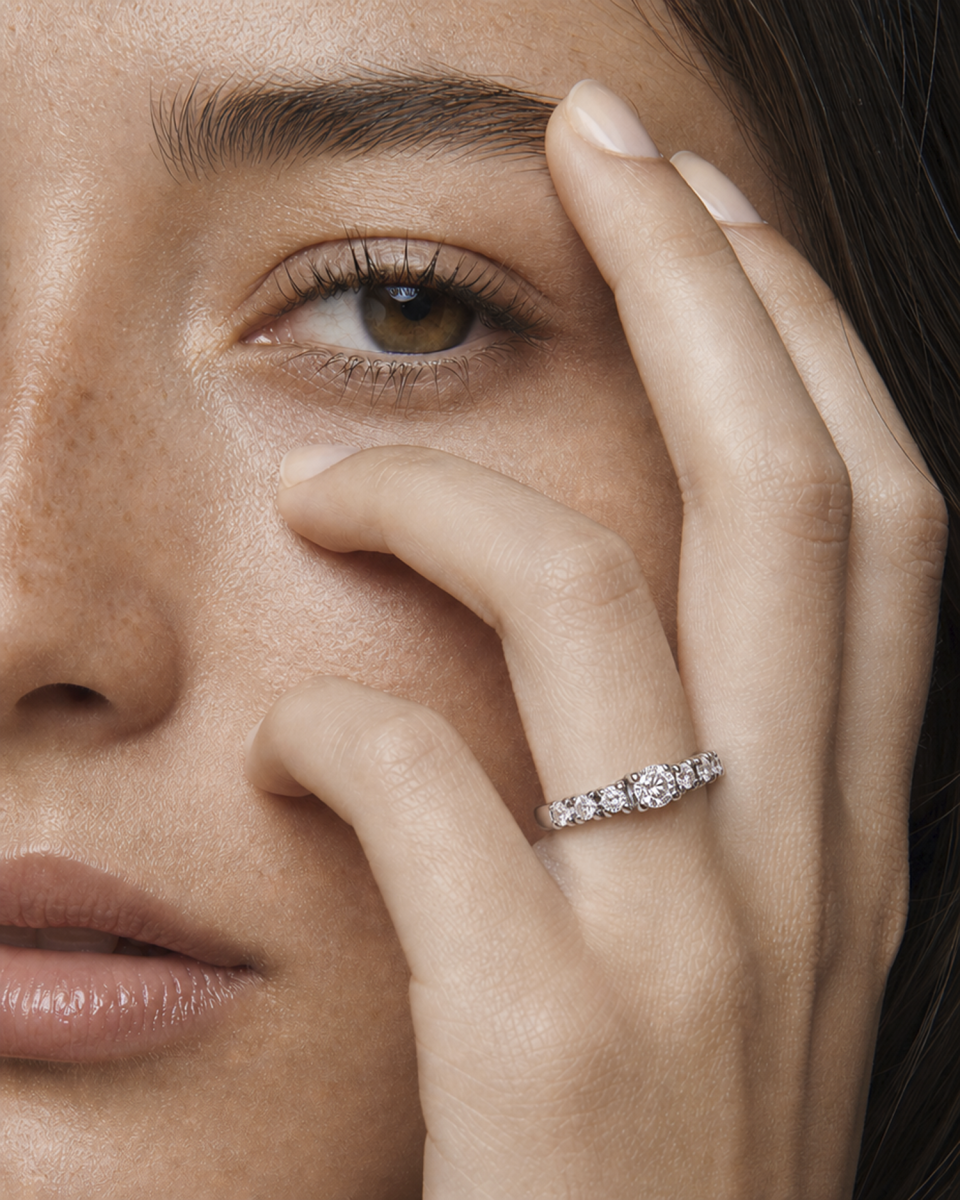 Medio sin fin de brillantes y oro blanco 18k