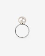 Anillo con perla redonda blanca