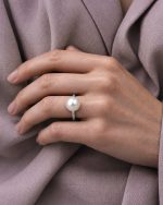 Anillo con perla redonda blanca